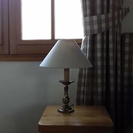 Aux Trois Damoiselles Bed & Breakfast 3*