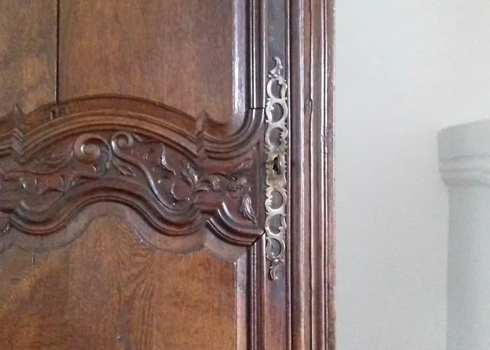 Aux Trois Damoiselles Bed and Breakfast 3*