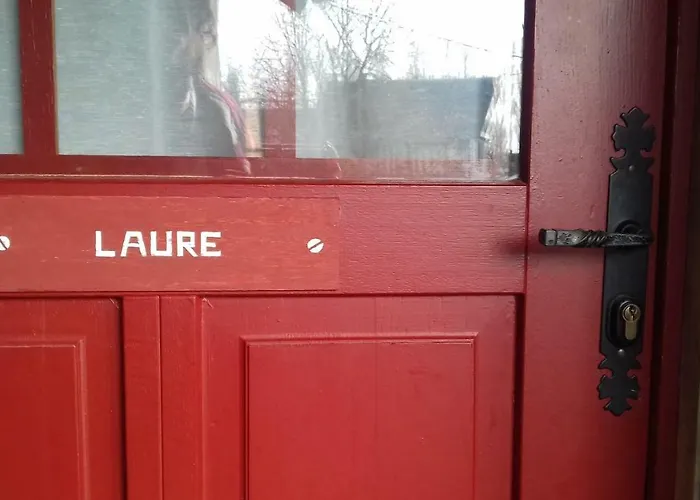 Aux Trois Damoiselles Bed and Breakfast 3*