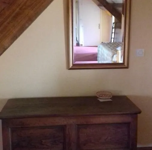 Aux Trois Damoiselles 3*