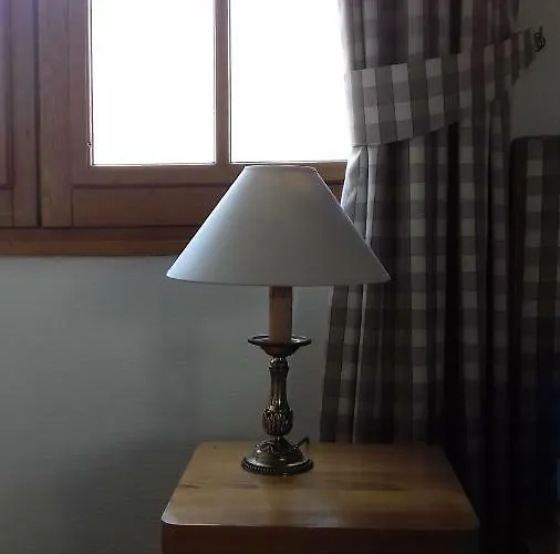 Aux Trois Damoiselles Bed and Breakfast 3*